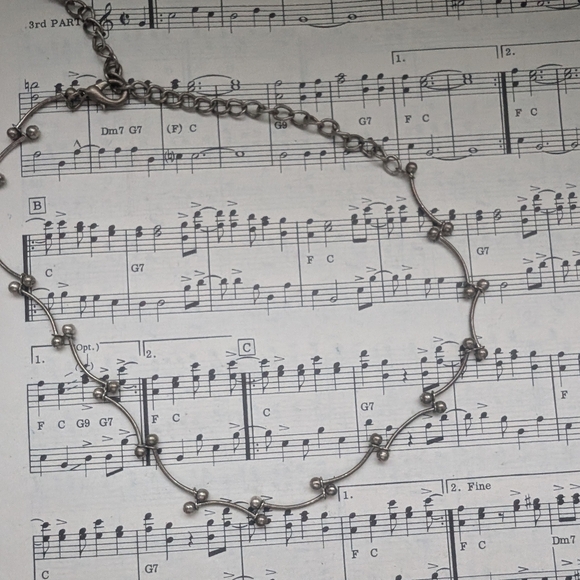 Elegant Silver Beaded Necklace - Picture 3 of 6